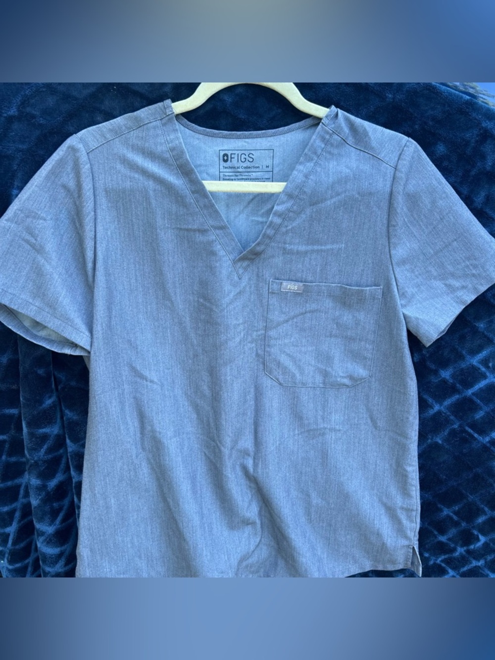 Figs scrub top